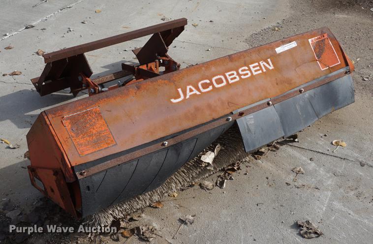 image for item EU9243 Jacobsen skid steer broom