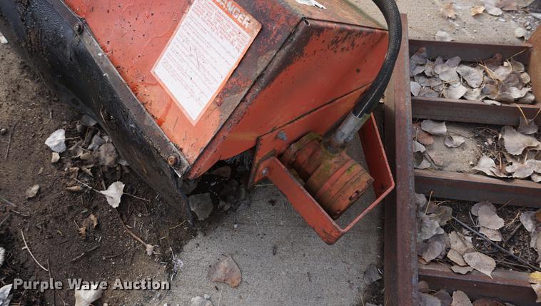 image for item EU9243 Jacobsen skid steer broom