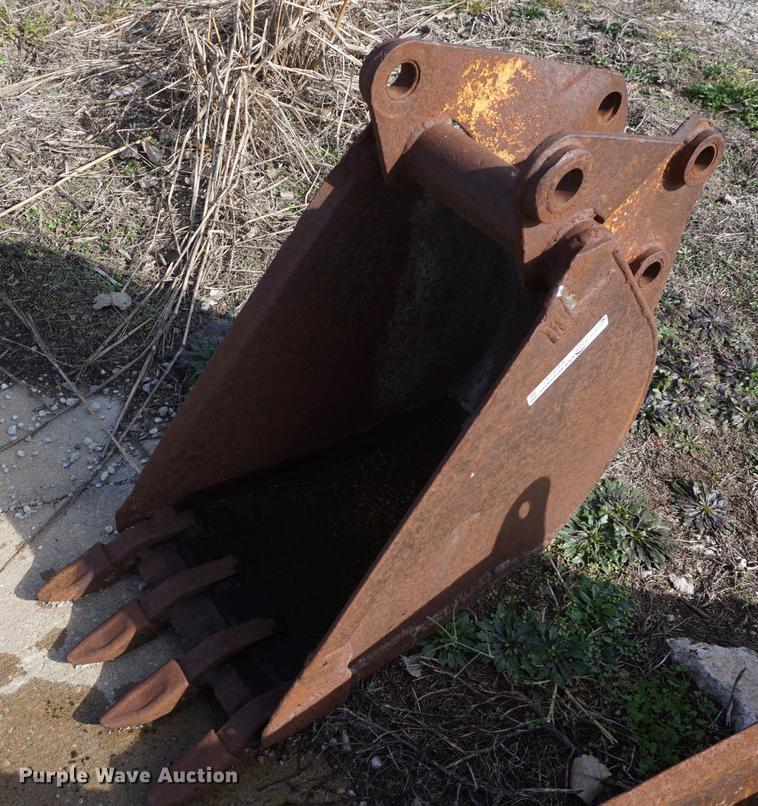 image for item EU9247 Case 18"W backhoe bucket