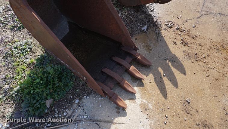 image for item EU9247 Case 18"W backhoe bucket