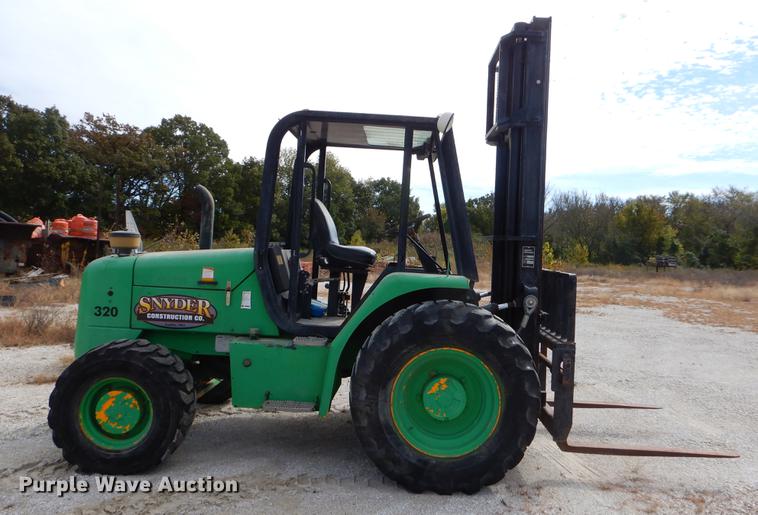 image for item EW9510 2005 JCB 320 forklift