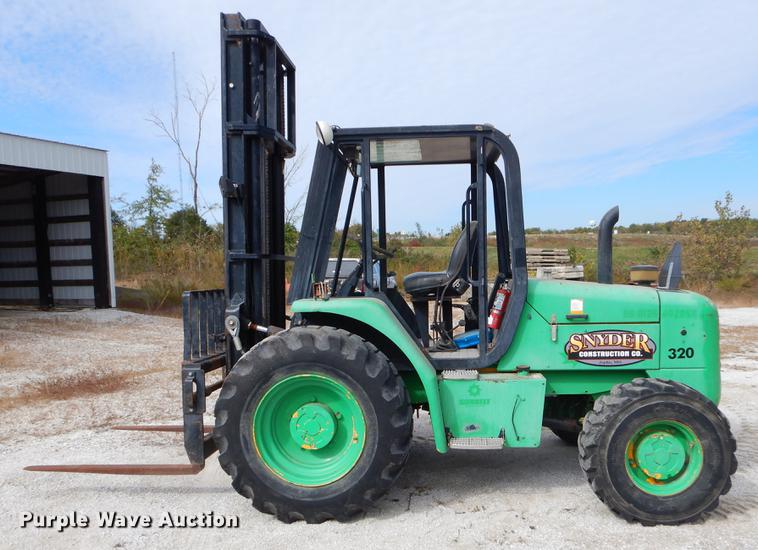 image for item EW9510 2005 JCB 320 forklift