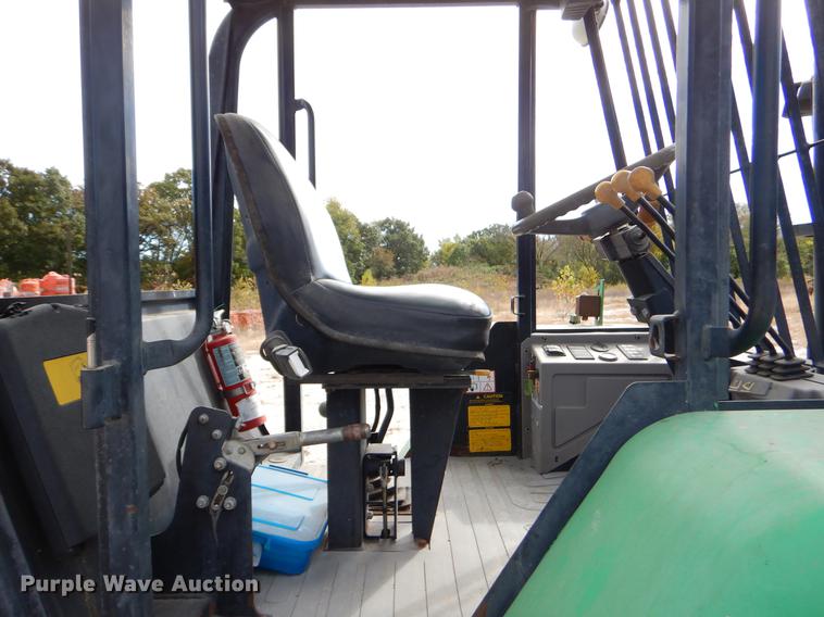 image for item EW9510 2005 JCB 320 forklift