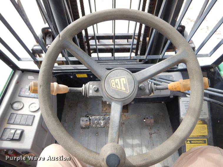 image for item EW9510 2005 JCB 320 forklift