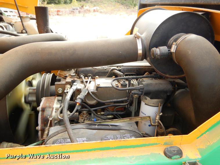 image for item EW9510 2005 JCB 320 forklift