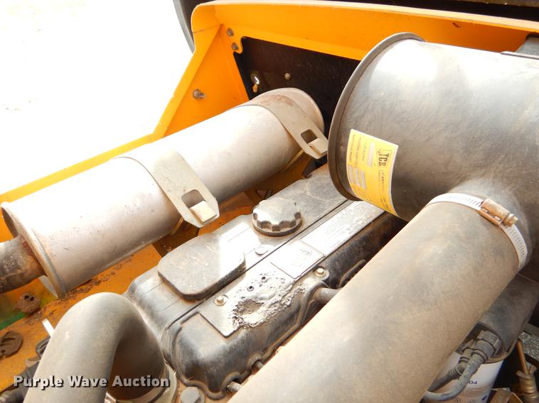 image for item EW9510 2005 JCB 320 forklift