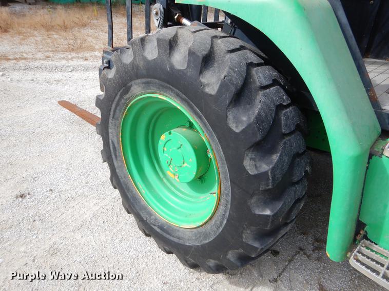 image for item EW9510 2005 JCB 320 forklift