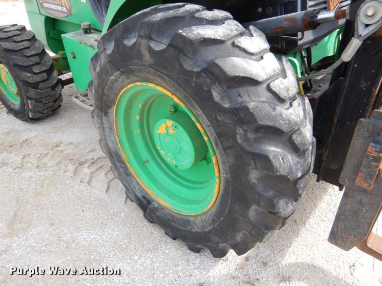 image for item EW9510 2005 JCB 320 forklift