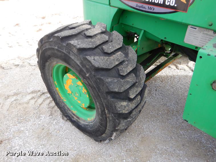 image for item EW9510 2005 JCB 320 forklift