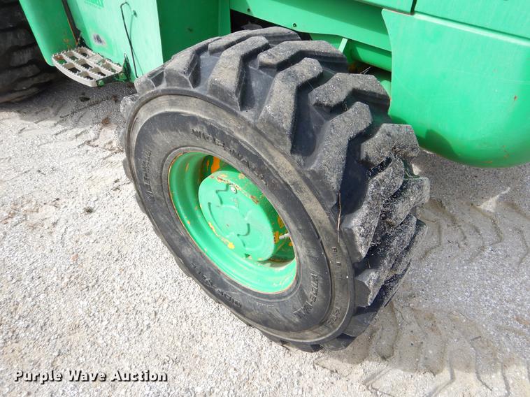 image for item EW9510 2005 JCB 320 forklift