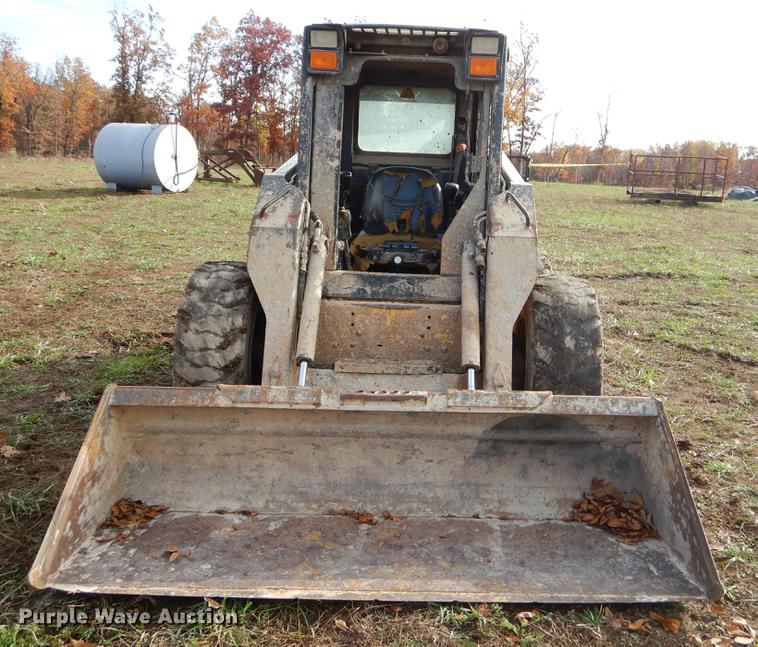 image for item EW9615 New Holland LS190 skid steer