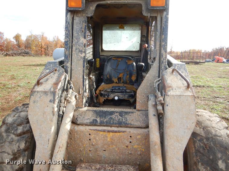 image for item EW9615 New Holland LS190 skid steer