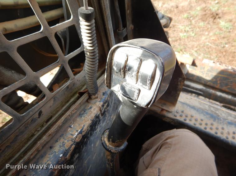 image for item EW9615 New Holland LS190 skid steer