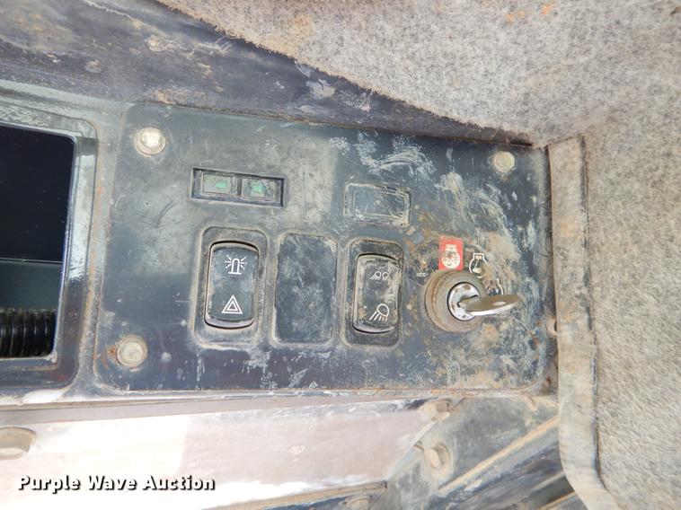 image for item EW9615 New Holland LS190 skid steer