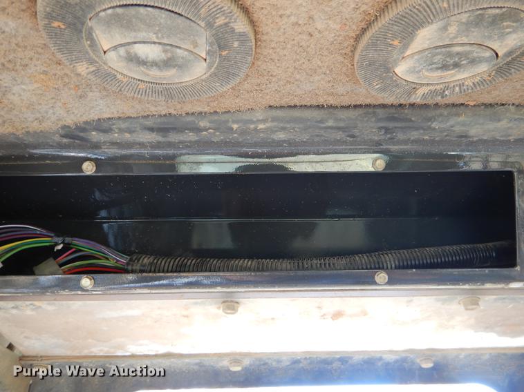 image for item EW9615 New Holland LS190 skid steer