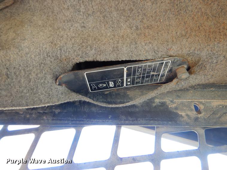 image for item EW9615 New Holland LS190 skid steer