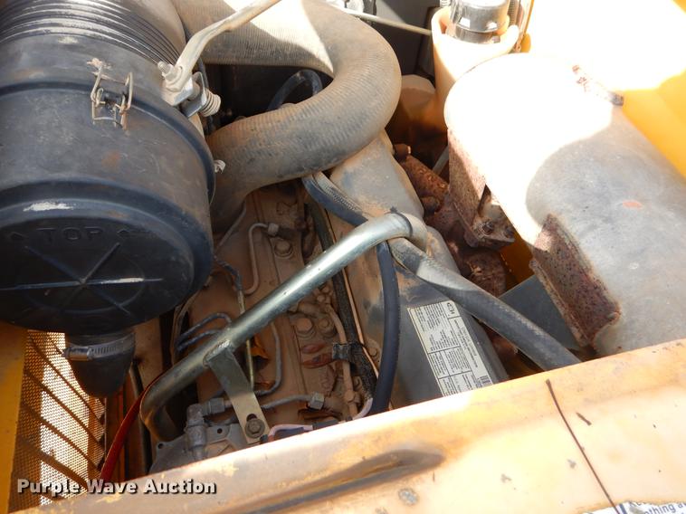 image for item EW9615 New Holland LS190 skid steer