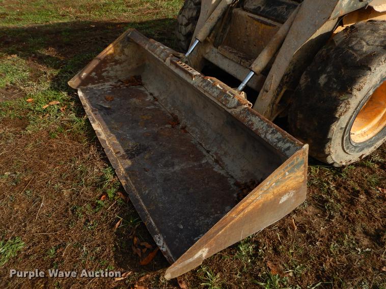 image for item EW9615 New Holland LS190 skid steer