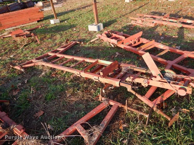 image for item EW9633 Approximately 130 pieces scaffolding