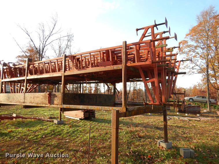 image for item EW9633 Approximately 130 pieces scaffolding