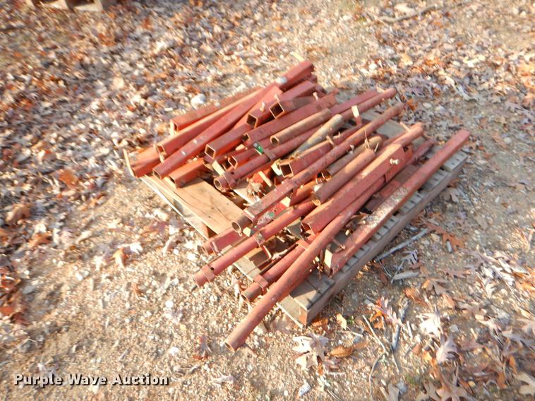 image for item EW9633 Approximately 130 pieces scaffolding