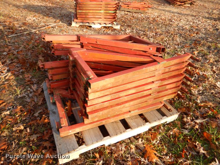 image for item EW9633 Approximately 130 pieces scaffolding