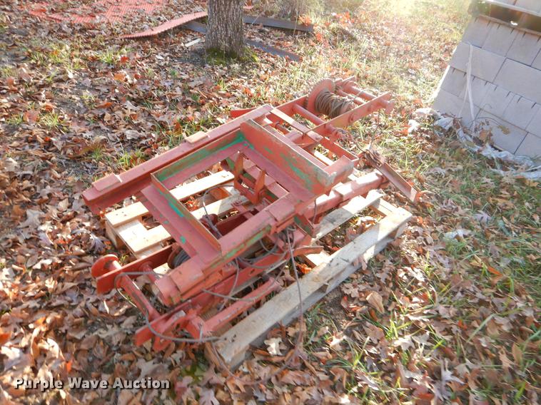 image for item EW9633 Approximately 130 pieces scaffolding