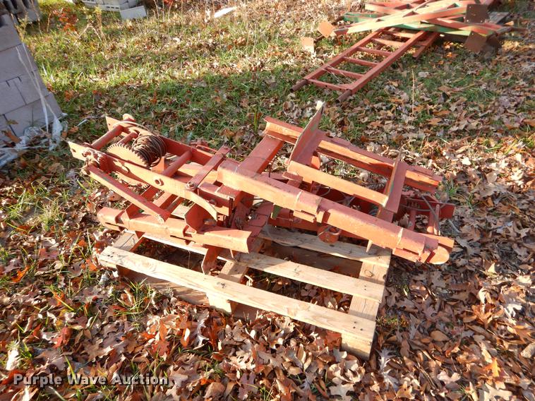 image for item EW9633 Approximately 130 pieces scaffolding