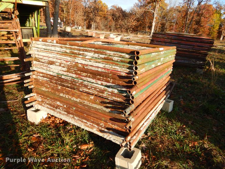 image for item EW9636 Approximately 25 pieces scaffolding