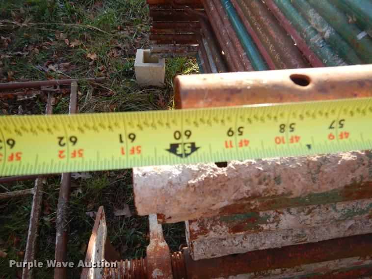 image for item EW9636 Approximately 25 pieces scaffolding