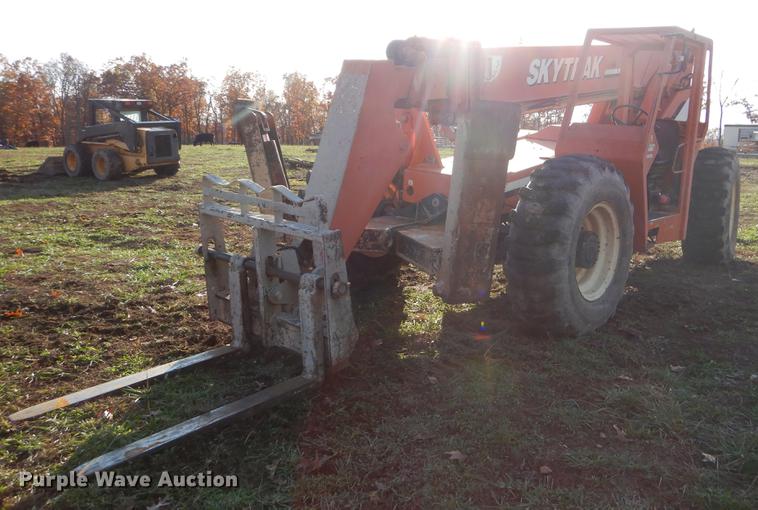 image for item EW9642 SkyTrak 10054 telehander