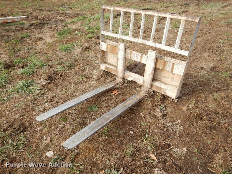 image for item EW9643 Skid steer pallet forks