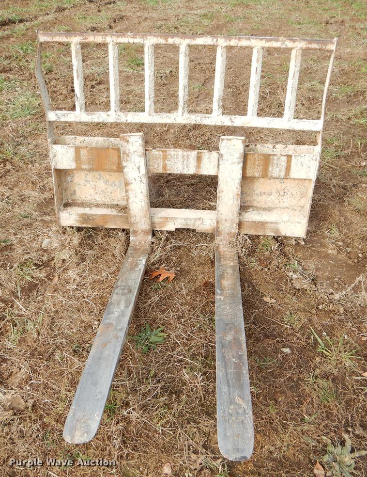 image for item EW9643 Skid steer pallet forks
