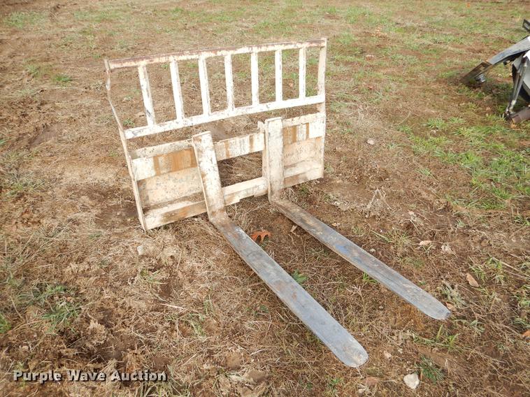 image for item EW9643 Skid steer pallet forks