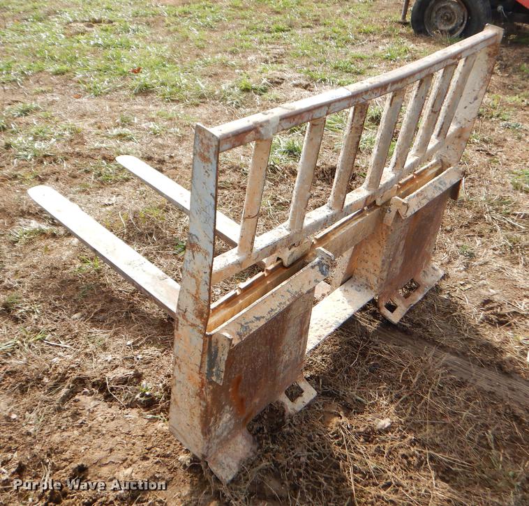 image for item EW9643 Skid steer pallet forks