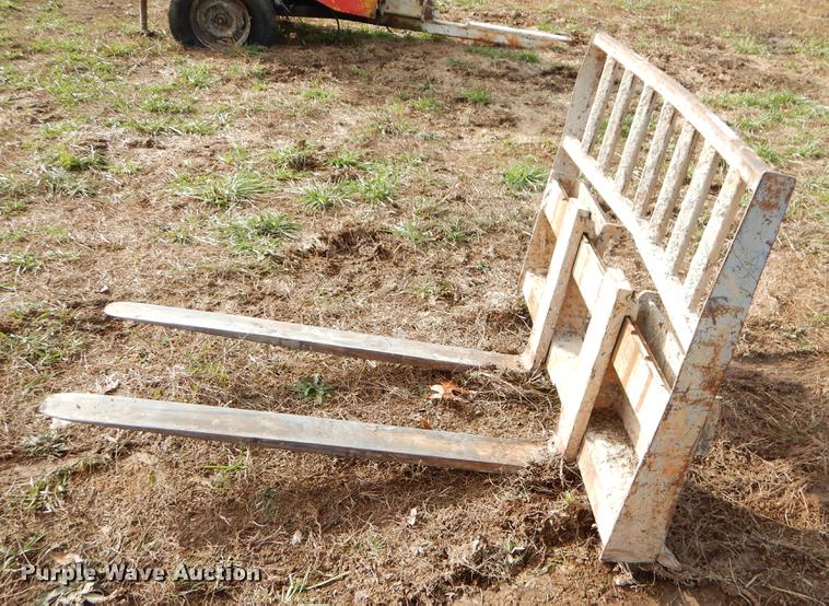 image for item EW9643 Skid steer pallet forks