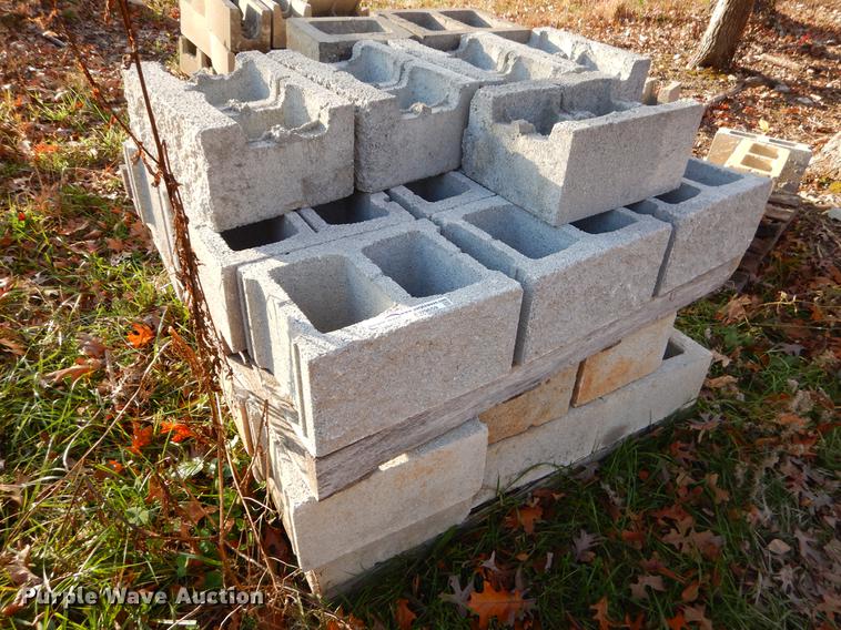 image for item EW9659 Concrete block