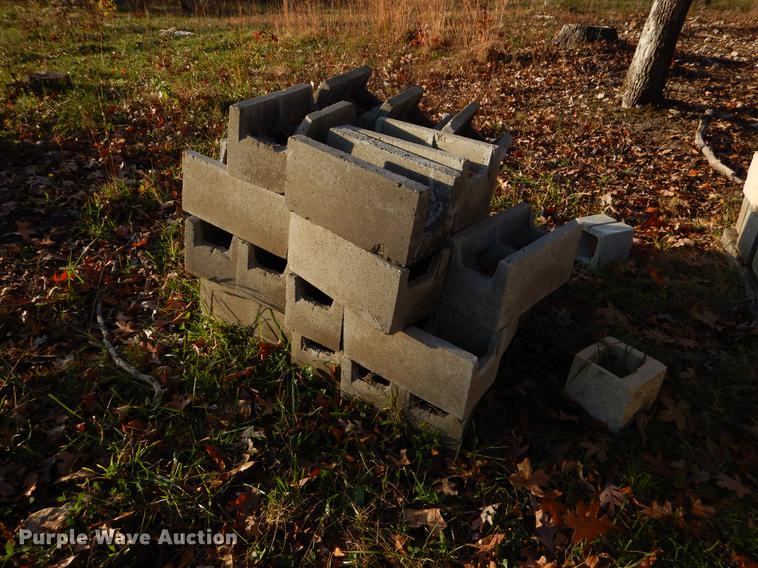 image for item EW9659 Concrete block