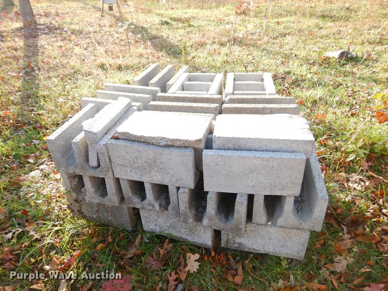 image for item EW9659 Concrete block