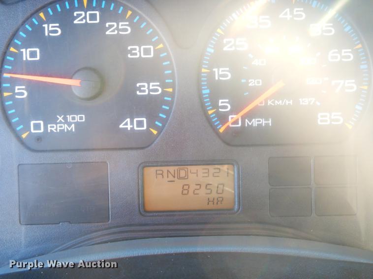 image for item EW9670 2004 International 7400 dump truck