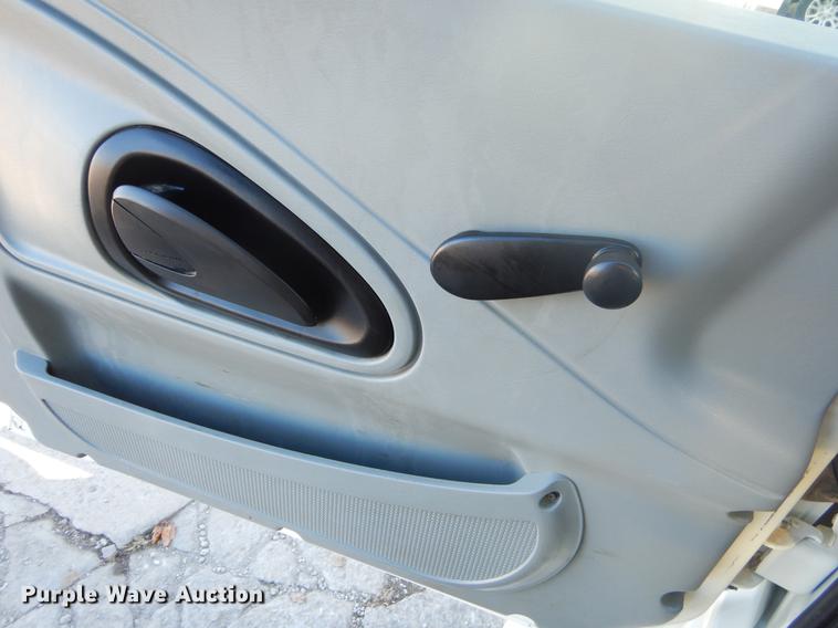 image for item EW9670 2004 International 7400 dump truck