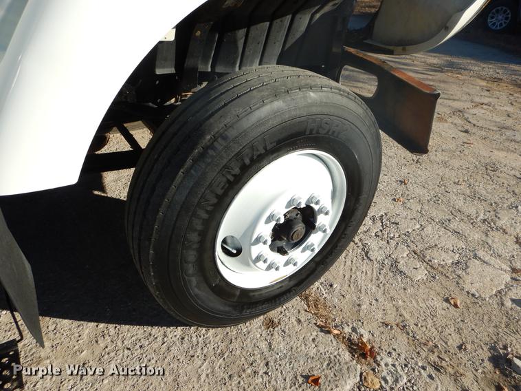 image for item EW9670 2004 International 7400 dump truck