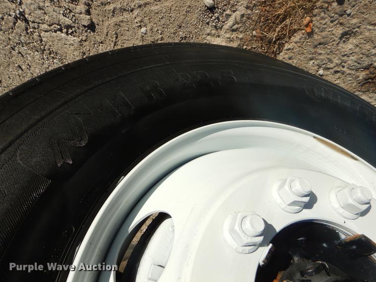 image for item EW9670 2004 International 7400 dump truck