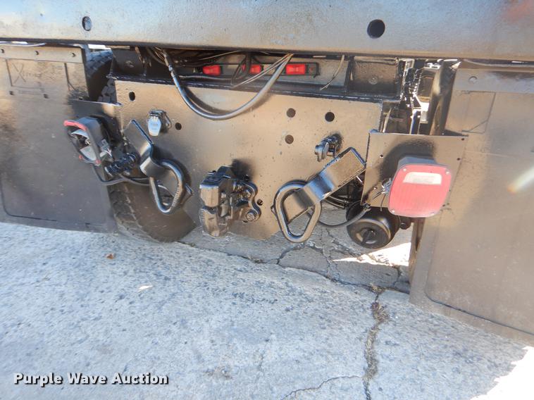 image for item EW9670 2004 International 7400 dump truck