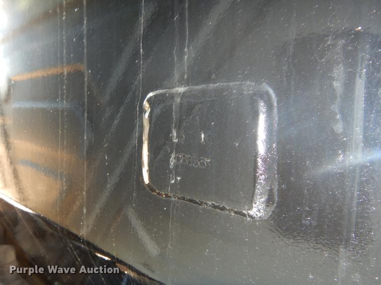 image for item EW9670 2004 International 7400 dump truck