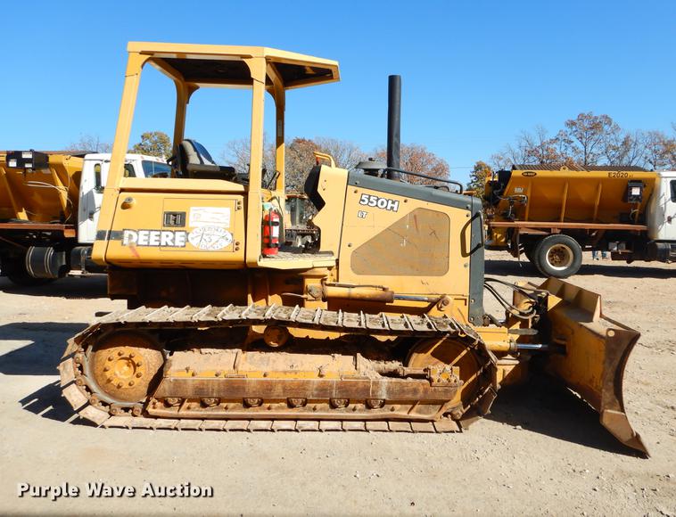 image for item EW9674 2001 John Deere 550H dozer
