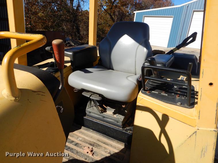 image for item EW9674 2001 John Deere 550H dozer