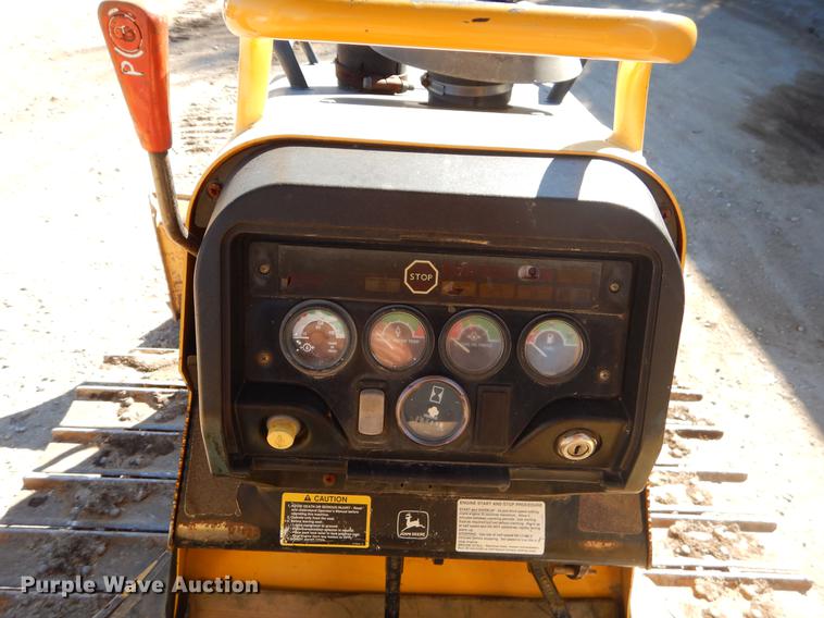 image for item EW9674 2001 John Deere 550H dozer