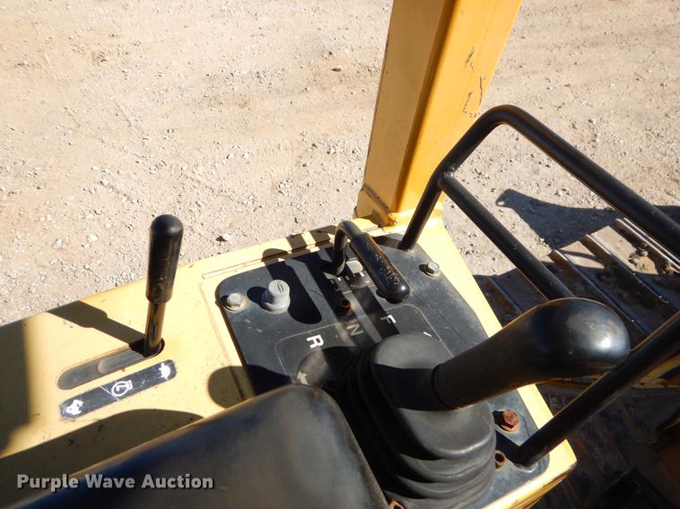 image for item EW9674 2001 John Deere 550H dozer