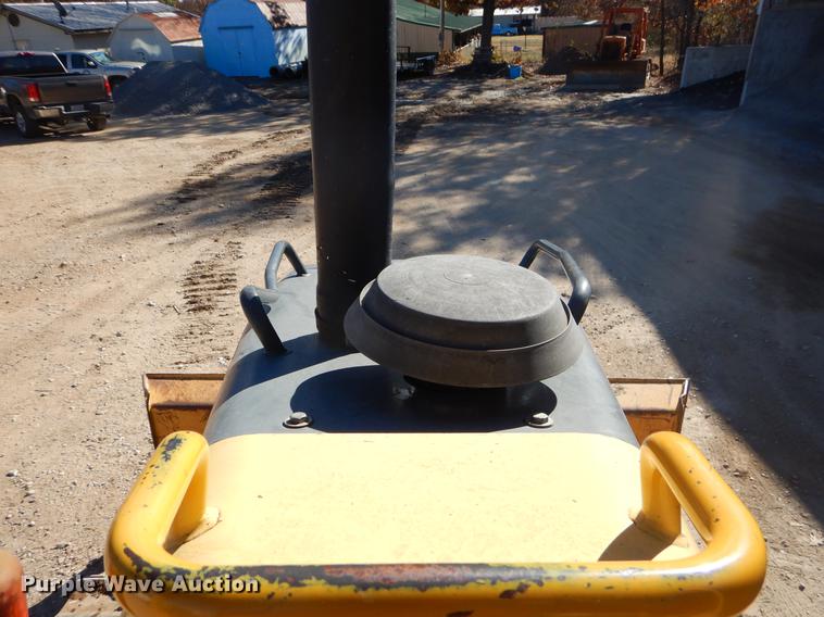 image for item EW9674 2001 John Deere 550H dozer